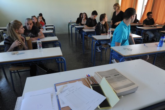 Πανελλαδικές: 1 στους 5 δεν έπιασε ούτε 7.000 μόρια – Μόνο 55 αριστούχοι με πάνω από 19.500 μόρια